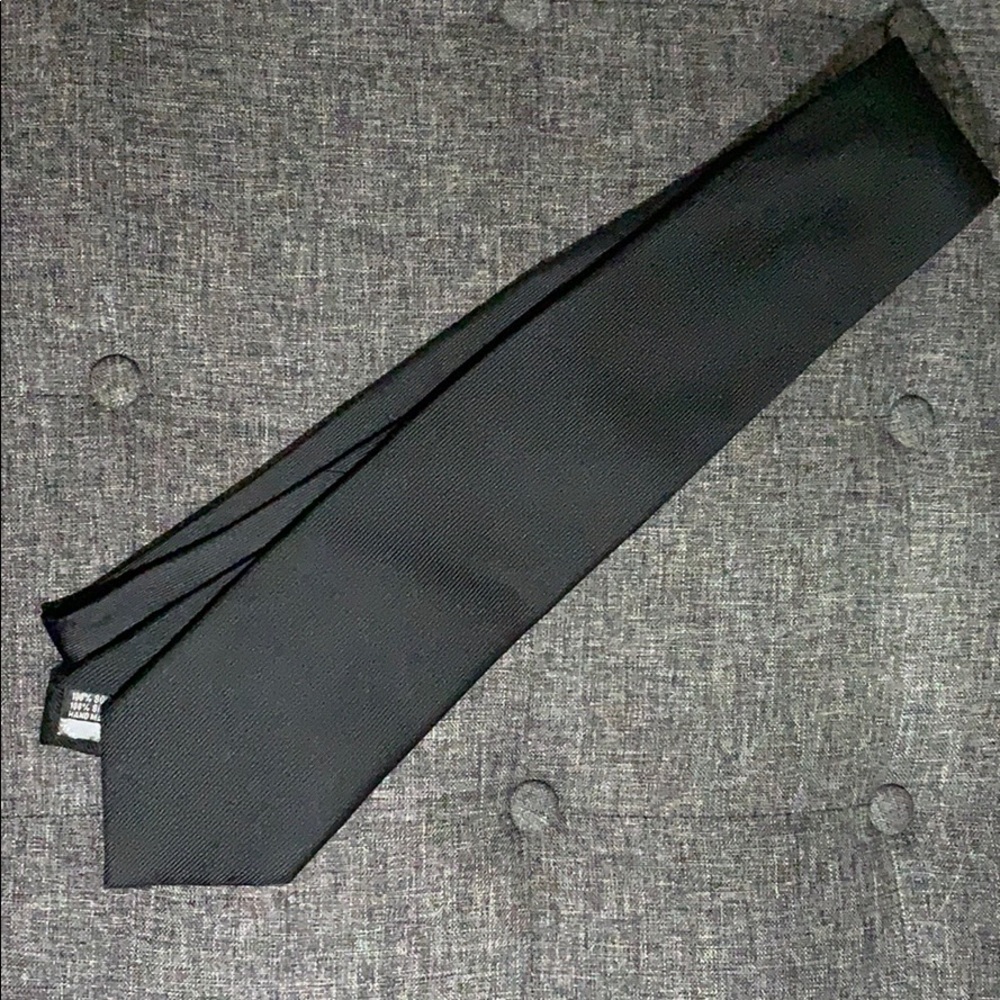 Men’s black 100% silk Italian tie